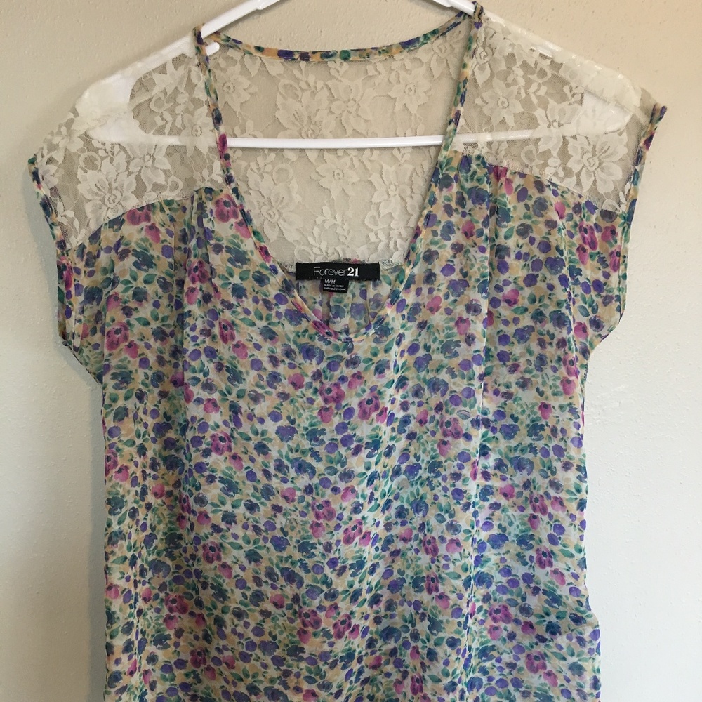 Floral & Lace Top